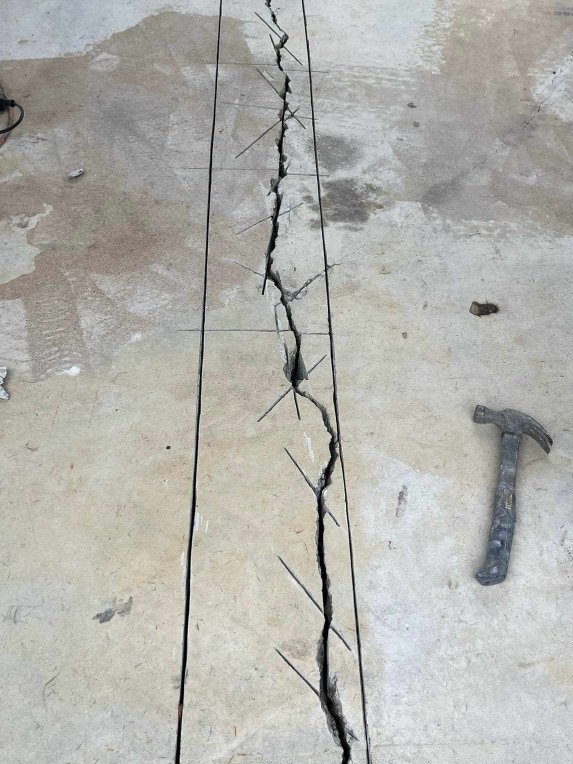 Parallel cuts beside Greenacre crack