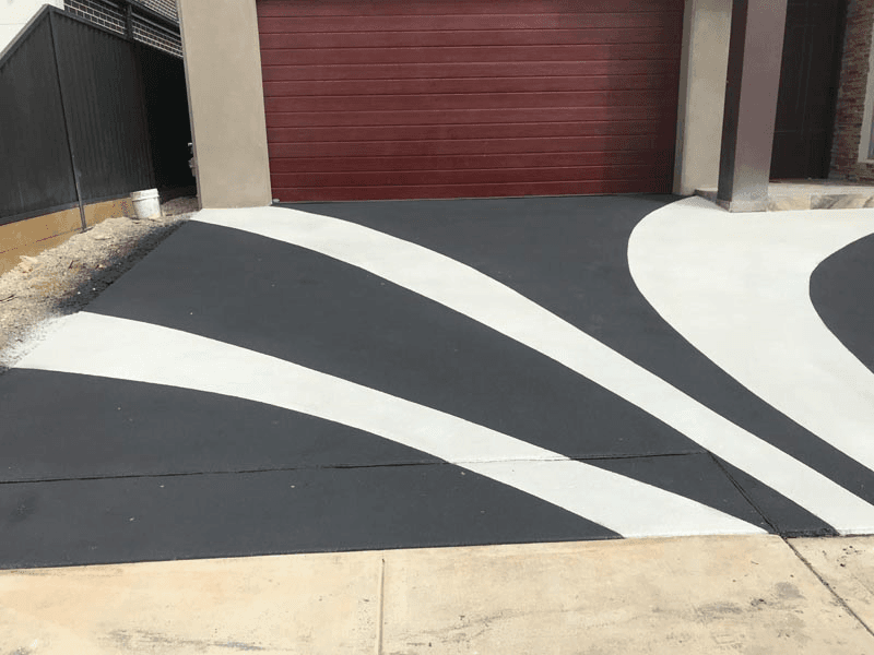 Custom pattern concrete resurfacing driveway