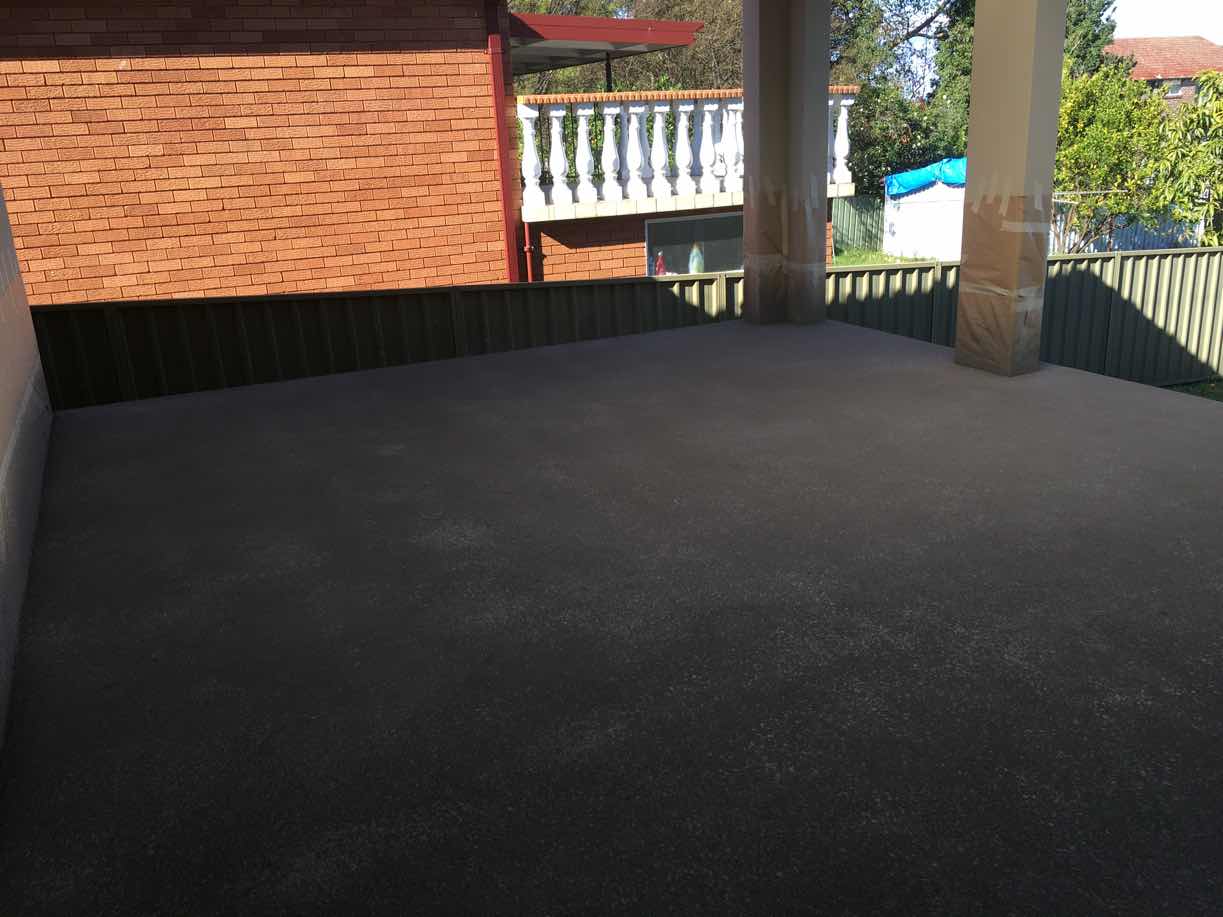 Charcoal Spray Crete patio in the sun at a Parramatta home