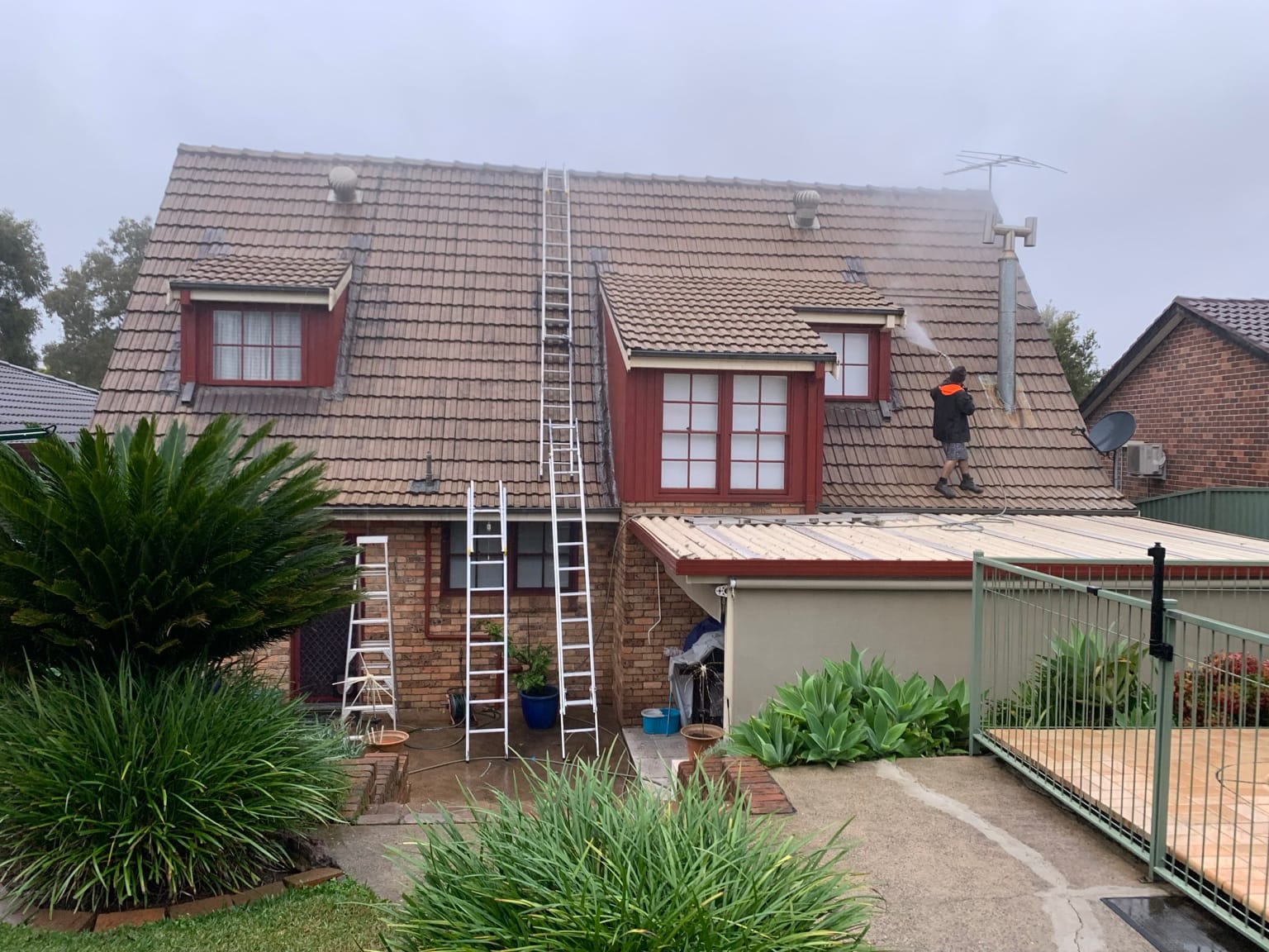 Weathered roof before DaniCrete roof cleaning and painting